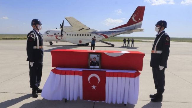 Ağrı şehidine veda